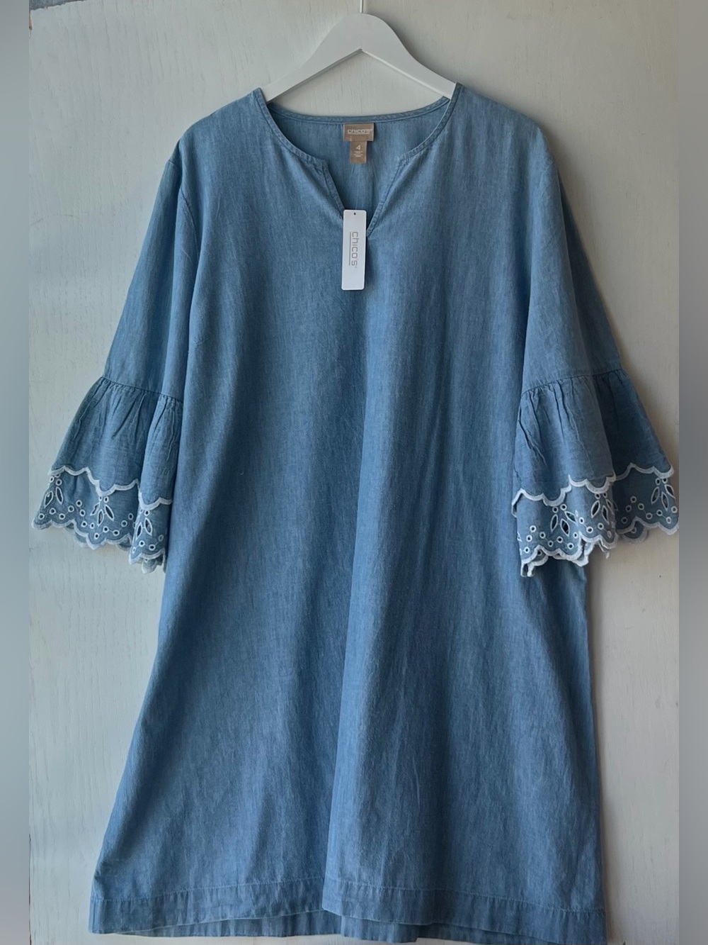 Chicos Bell Sleeve Ruffle Eyelet Chambray Dress Size 4 New
